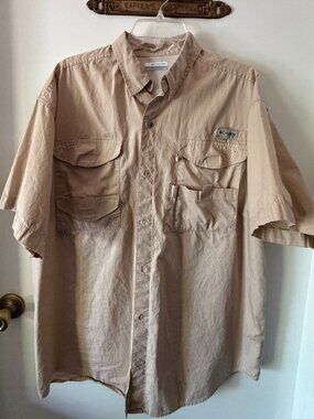 Columbia PFG Mens Large Tan Khaki Short Sleeve Vented Fishing Shirt FM7130
